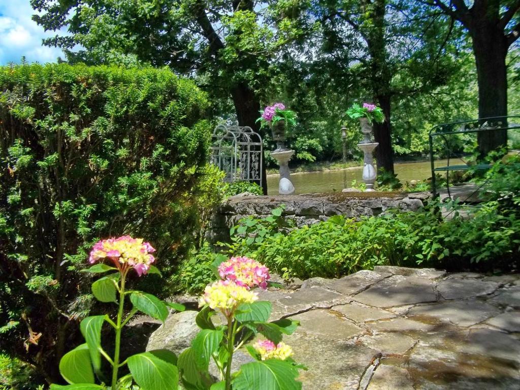 The Rivers Edge Executive Suites Tiffin Екстериор снимка
