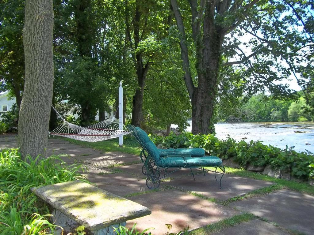 The Rivers Edge Executive Suites Tiffin Екстериор снимка