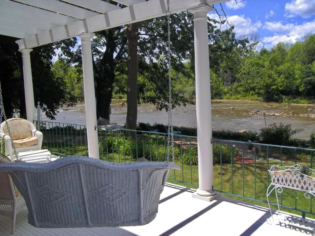 The Rivers Edge Executive Suites Tiffin Екстериор снимка
