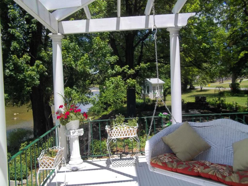 The Rivers Edge Executive Suites Tiffin Екстериор снимка
